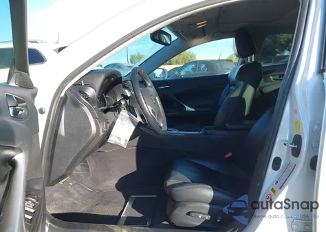 2011 Lexus Is 250 z USA, uszkodzony, nr VIN JTHBF5C21B5139074